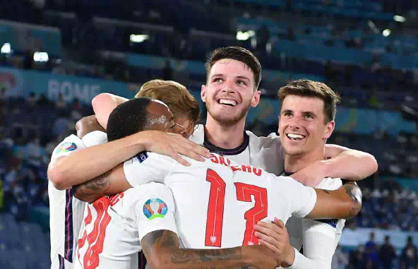 欧洲杯·战报｜英格兰4：0大胜乌克兰，将与丹麦争夺一个决赛名额播报文章